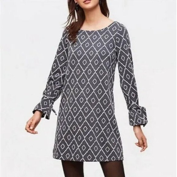 LOFT Dresses & Skirts - LOFT Dress Gray White Diamond Tie Cuff Sleeve Shift Mini